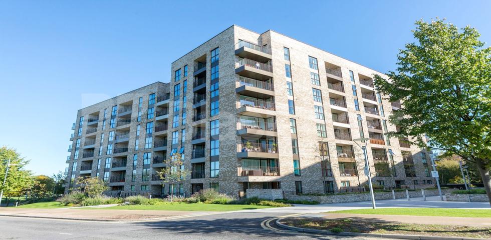 			UNDERGROUND PARKING SPACE , 1 Bedroom, 1 bath, 1 reception Apartment			 Royal Waterside, Lakeside Drive, Park Royal 